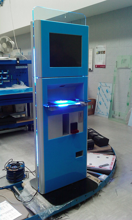 This kiosk, comes with interactive 19'' display. At the rear of the unit a large passive of interactive second screen could replace the static advertisment area.